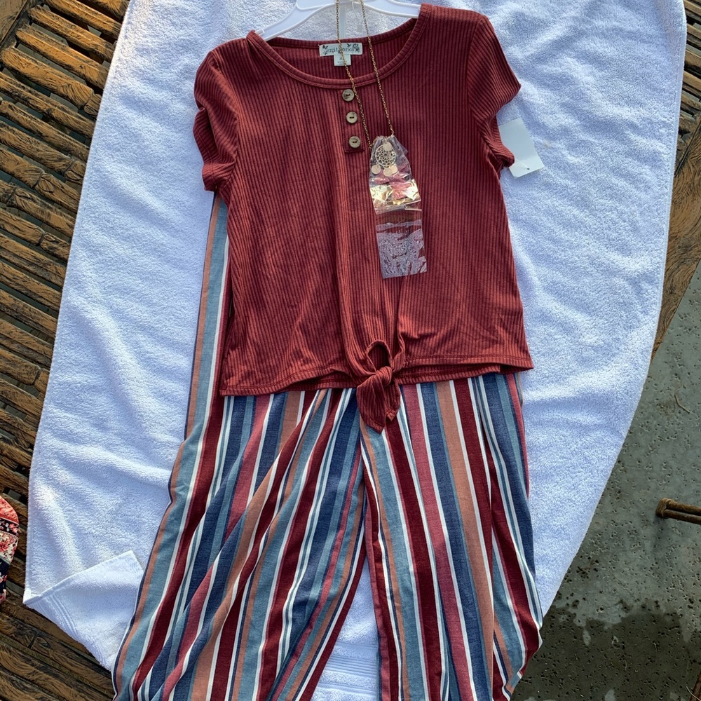 Girls 2 piece set size extra large